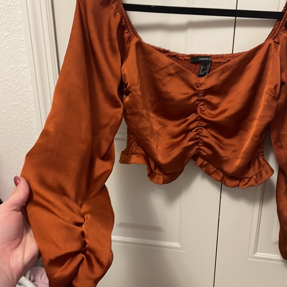 Rust Long Sleeve Crop Top - Picture 3 of 5
